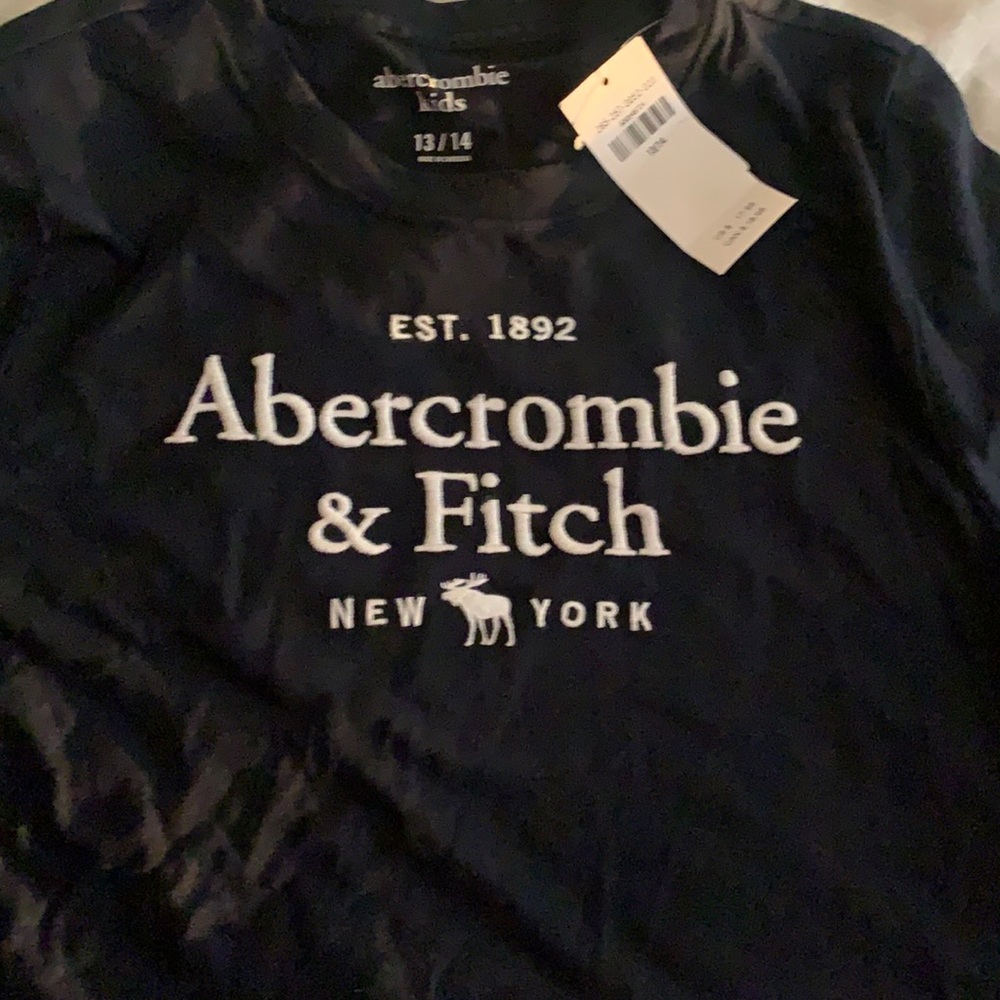 Navy Abercrombie kids t shirt NWT